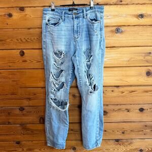 Judy Blue Boyfriend Fit High Rise Distressed Jeans 5/27